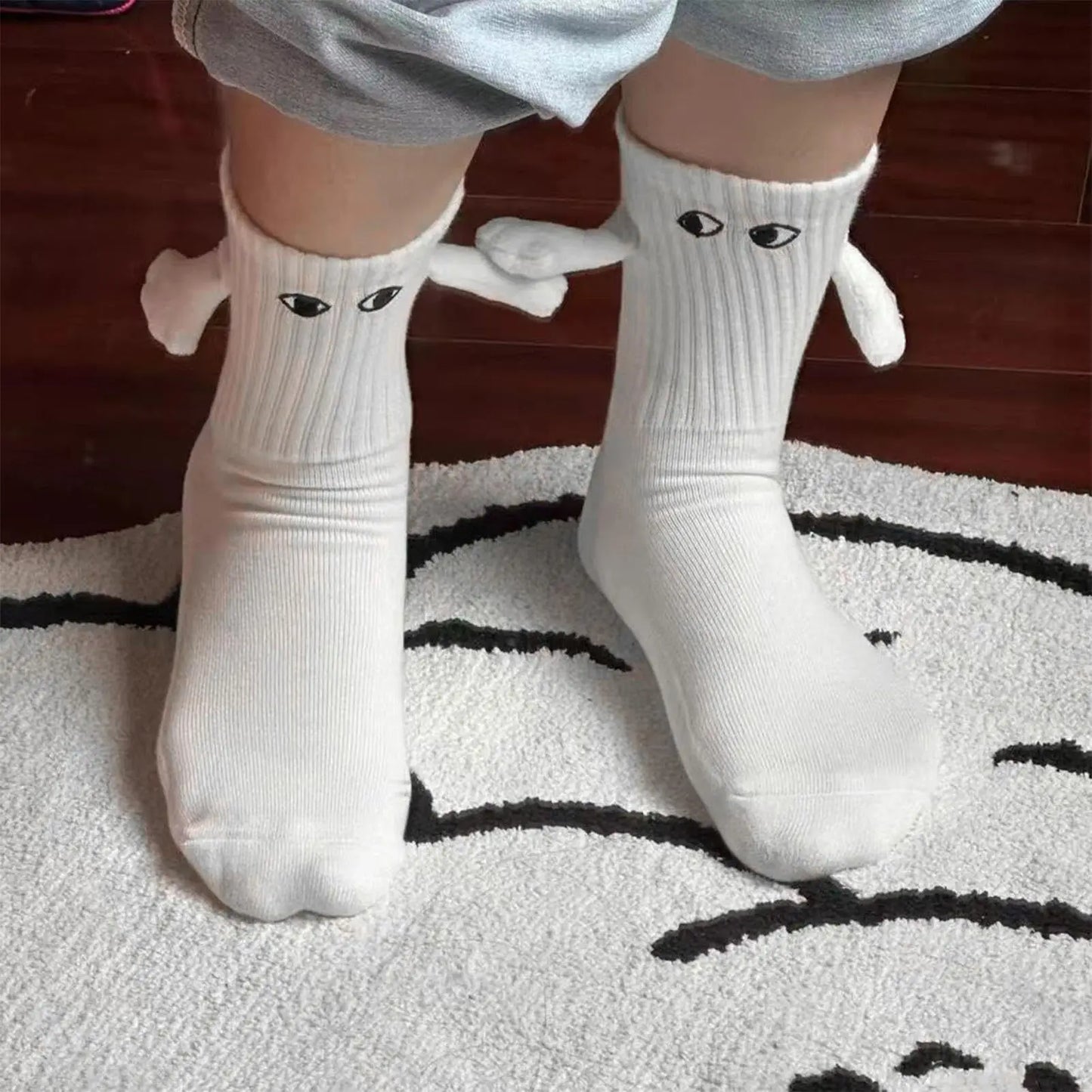 Hand-Holding Socks – A Fun Friendship Magnet and the Ultimate Useless Gift 😊🧦✨