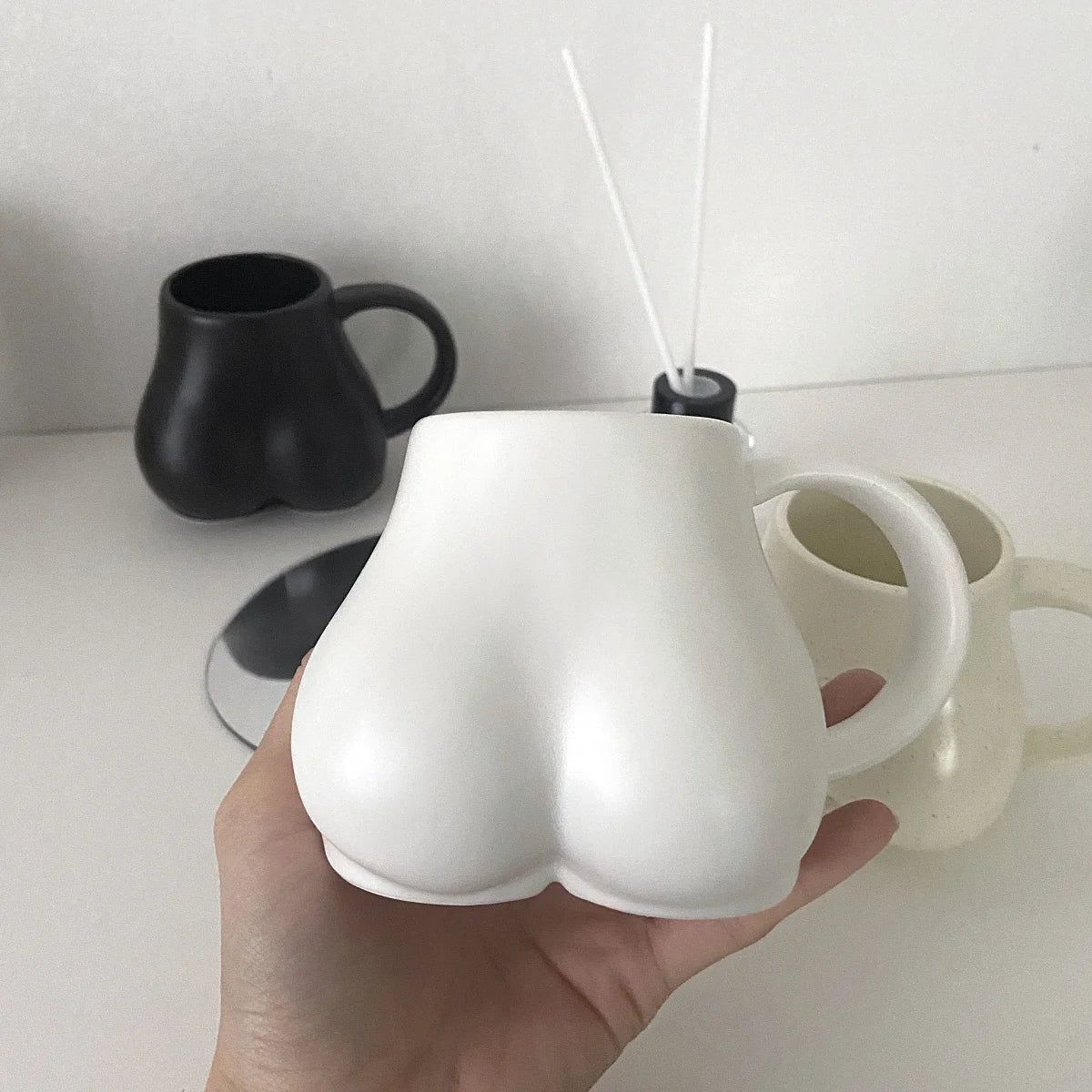 250ml Lips Ceramic Cup Creativity Body Butt Coffee Mugs Heat Resistant Cartoon Human Face Mugs Tea Cups Ceramic Handle Mug